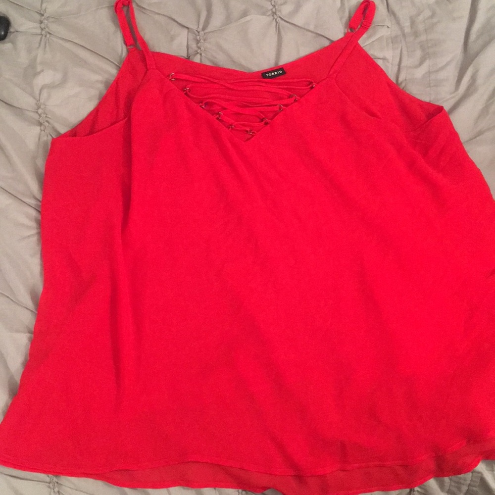 🗣 LAST CHANCE Red dressy tank top